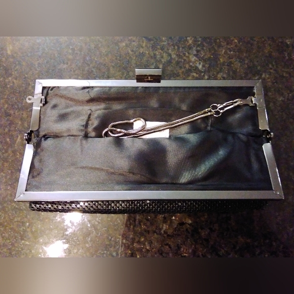 New Dynamite Wristlet - Picture 4 of 4